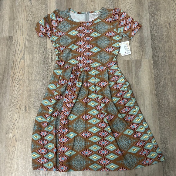 Geometrical Patterned Dress W/ Pockets - Picture 1 of 5